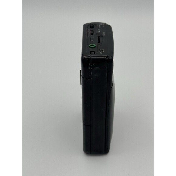 Sony WM-FX21 Walkman AM/FM Radio Cassette Player Radio Works Tape AS-IS - Picture 3 of 9